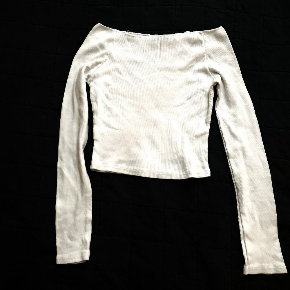 BRANDY MELVILLE White Ribbed Off The Shoulder Long Sleeve Top EUC - Picture 1 of 4